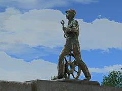  Statue eines Eisenbahnarbeiters im EEP-Shop kaufen